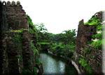 Douve et muraille - Wall and moat