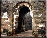 Une des premières portes - One of the first gates