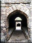 Passage sous la muraille - Tunnel beneath the a wall