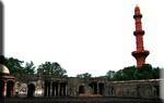 Chand Minar et cour du temple - Chand Minar and temple yard
