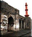 Chand Minar de la cour du temple - Chand Minar from temple courtyard