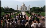 Le Taj Mahal et la foule - Taj Mahal and tourist crowd